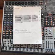 Behringer Xenyx X2442USB keverőpult