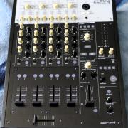 Korg Zero 4 DJ keverő