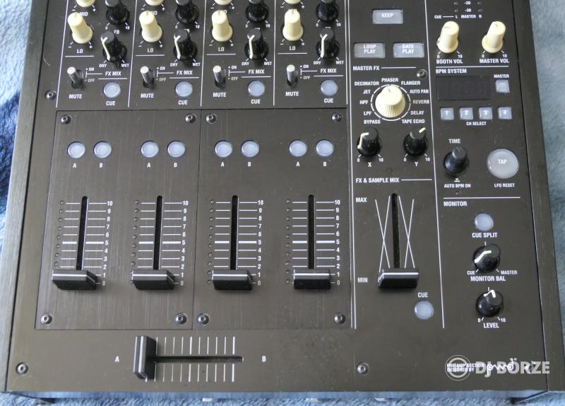 Korg Zero 4 DJ keverő