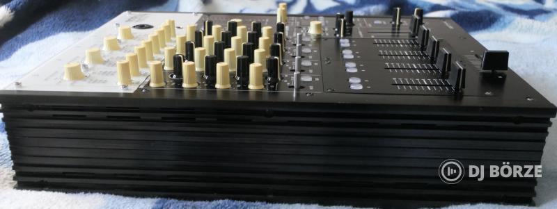 Korg Zero 4 DJ keverő