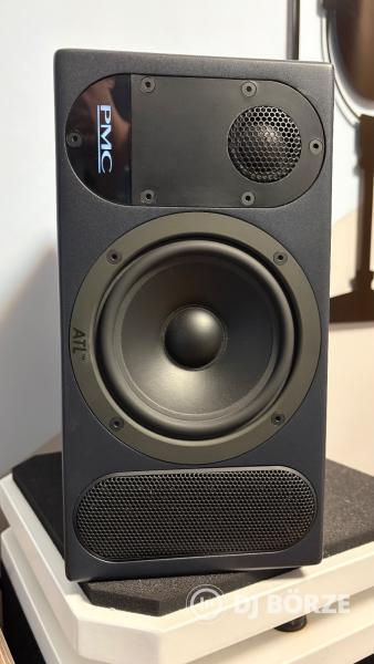 PMC twoTwo 5 stúdió monitor