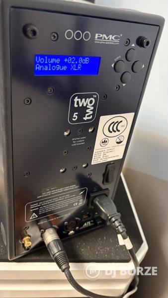 PMC twoTwo 5 stúdió monitor