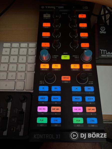 Pioneer Efx 1000+Kontrol x1 egyedi szinezésű+4dbcd+2db lemez timecod+2torg timecod lp+Akai Midimix