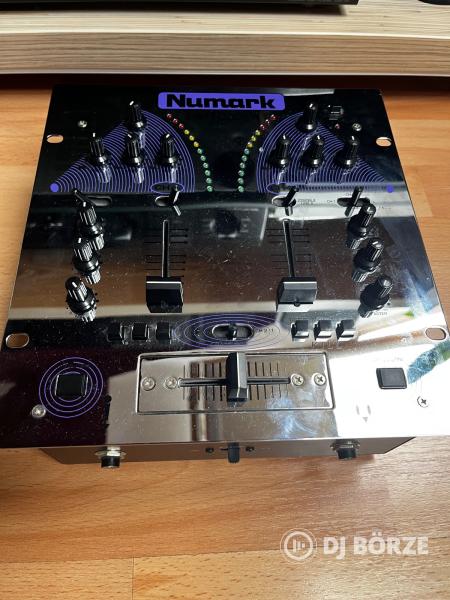 Numark DM1002X DJ keverő