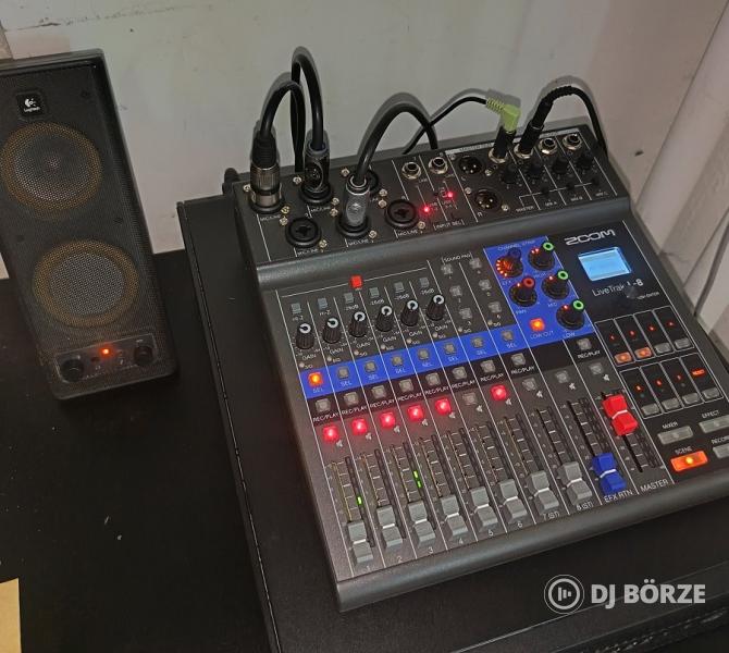 Zoom Livetrak L8 digitális keverő