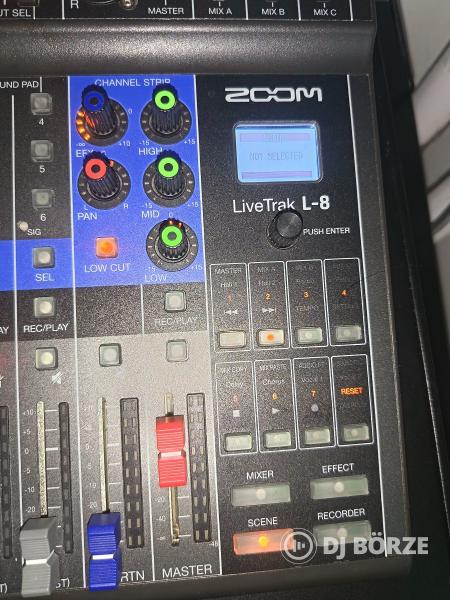 Zoom Livetrak L8 digitális keverő