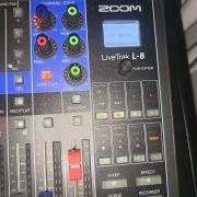 Zoom Livetrak L8 digitális keverő