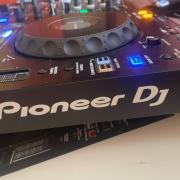 Eladó Pioneer XDJ-RX3 kitünő állapotban