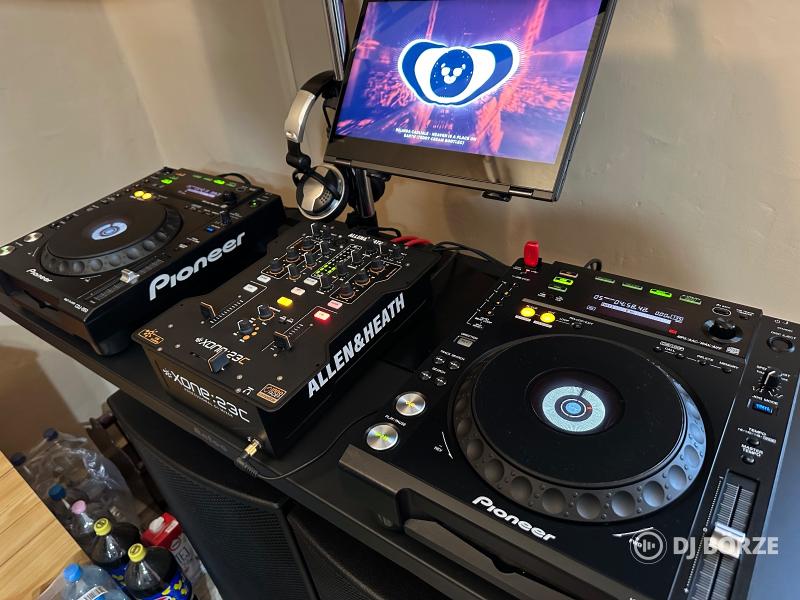 Eladó Pioneer CDJ-850K  Beszámítás is lehet.