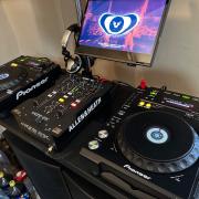 Eladó Pioneer CDJ-850K  Beszámítás is lehet.