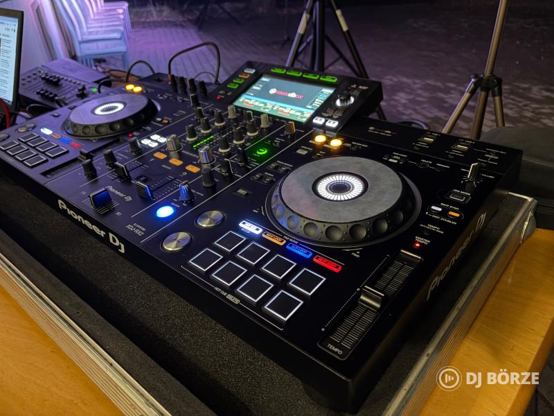 Pioneer XDJ-RX2 + Rack