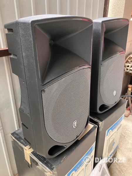 Mackie Thump TH-12A aktív hangfal párban, egyik hibás