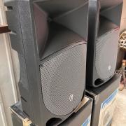 Mackie Thump TH-12A aktív hangfal párban, egyik hibás