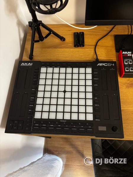 Akai APC 64