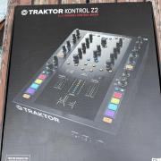 Native Instruments Traktor Kontrol Z2 DJ keverő