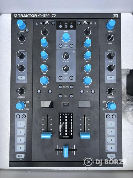 Native Instruments Traktor Kontrol Z2 DJ keverő