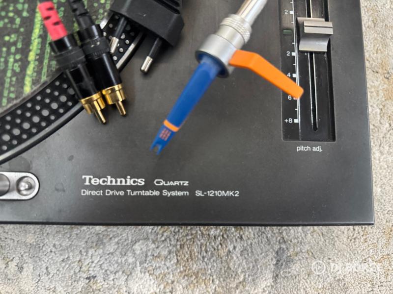 Eladó 2 db Technics SL-1210MK2 DJ lemezjátszó – kiváló állapotban