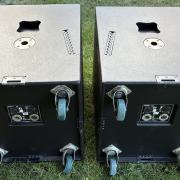 HK Audio RL 118F (600/1200W) SUB pár védőhuzattal