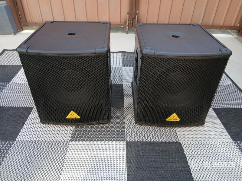 Behringer EUROLIVE B1200D-PRO mélynyomó