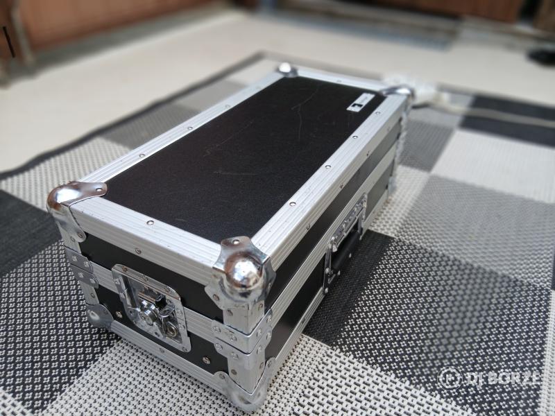 Roadinger asztali Mixer Case Rack láda 4U