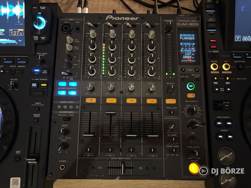 Pioneer DJM-800 4 csatornás DJ keverő
