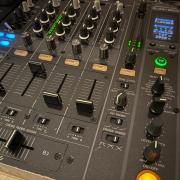 Pioneer DJM-800 4 csatornás DJ keverő