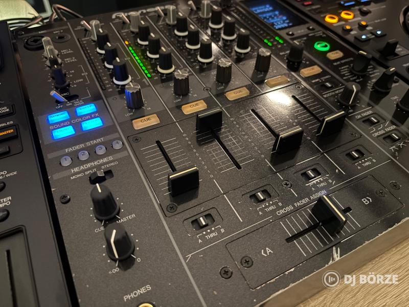 Pioneer DJM-800 4 csatornás DJ keverő