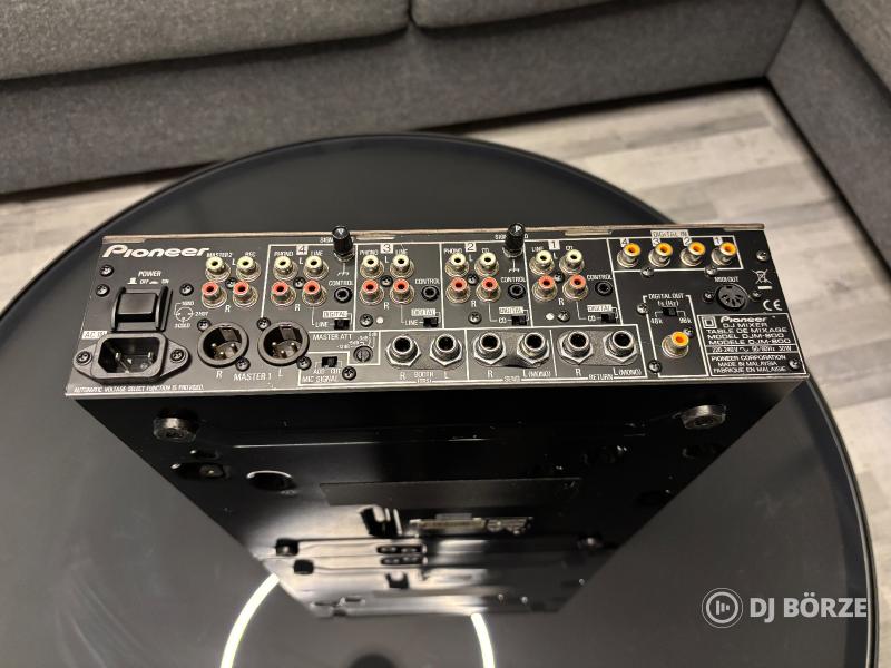 Pioneer DJM-800 4 csatornás DJ keverő