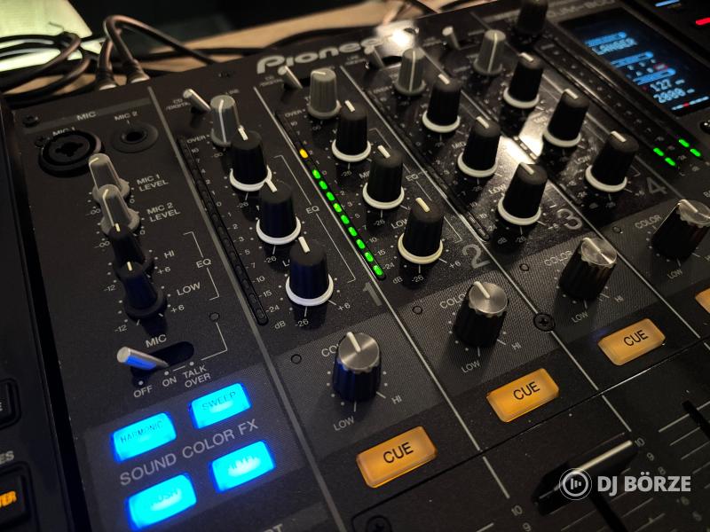 Pioneer DJM-800 4 csatornás DJ keverő