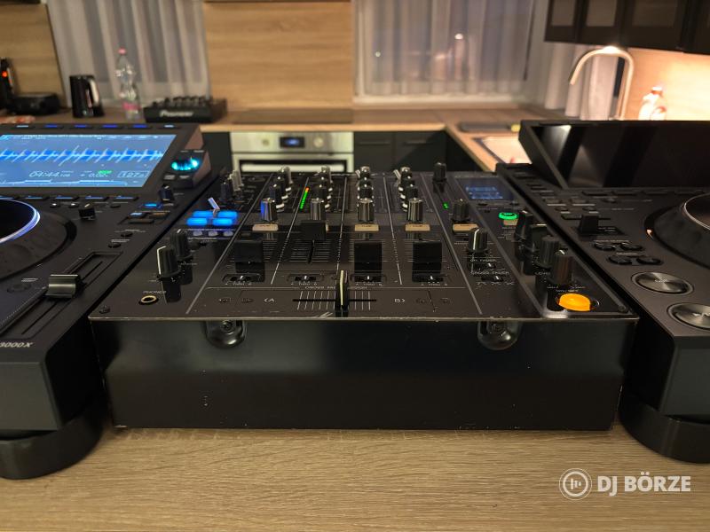 Pioneer DJM-800 4 csatornás DJ keverő