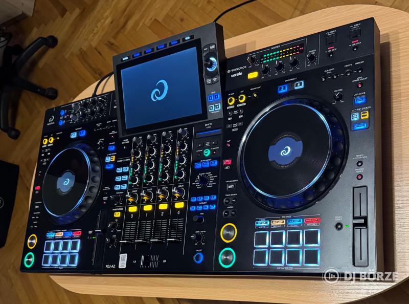 Pioneer DJ XDJ-AZ all-in-one DJ szett