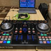 Traktor Kontrol S4 MK2 DJ kontroller szett + Decksaver + UDG táska