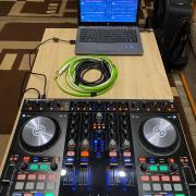 Traktor Kontrol S4 MK2 DJ kontroller szett + Decksaver + UDG táska