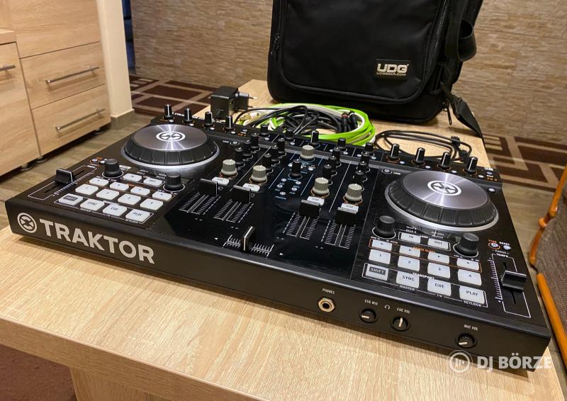 Traktor Kontrol S4 MK2 DJ kontroller szett + Decksaver + UDG táska