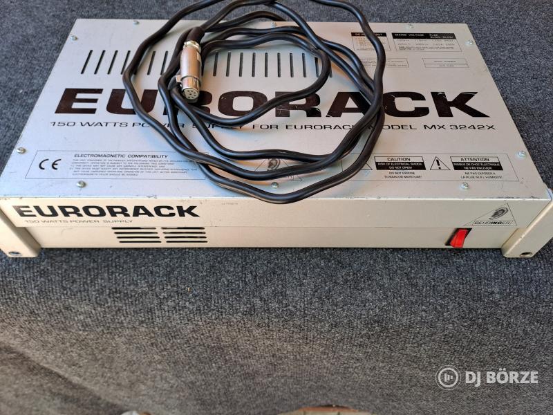 Behringer Eurorack MX3242X analóg zenekari keverőpult