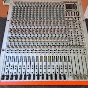Behringer Eurorack MX3242X analóg zenekari keverőpult
