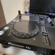 Pioneer DJ szett: 2x XDJ-700 lejátszó + DJM-250MK2 keverő + fejhallgatók