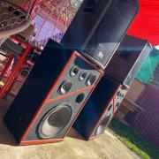 Eladó teljes hang és fénytechnika