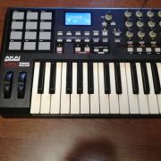 Akai MPK25 MIDI kontroller
