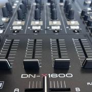 Denon DN-X1600 professzionális 4 csatornás digitális DJ keverő
