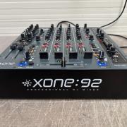 Allen&Heath Xone 92 hordtáskával