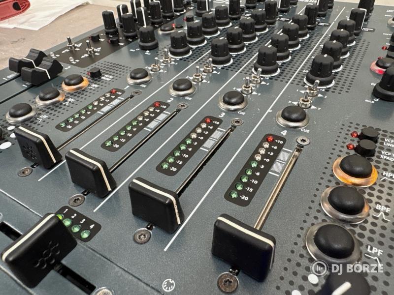 Allen&Heath Xone 92 hordtáskával