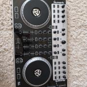 Numark N4