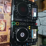 Eladó egy pár Pioneer cdj 2000.