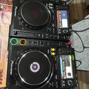 Eladó egy pár Pioneer cdj 2000.
