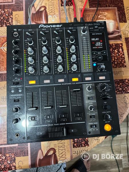 Pioneer Djm 700 keverő eladó!