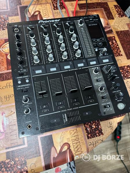 Pioneer Djm 700 keverő eladó!