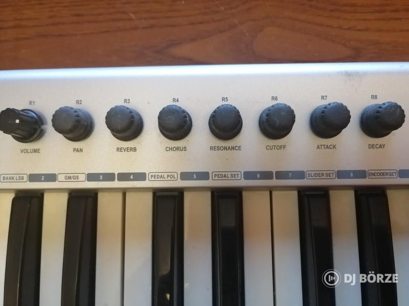 61 billentyüs ESI midi keyboard