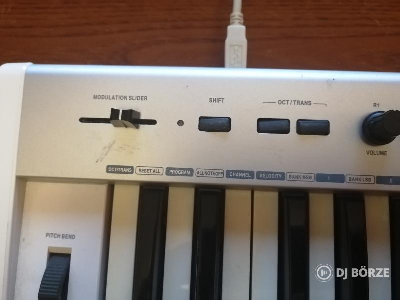 61 billentyüs ESI midi keyboard