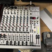 Behringer Eurorack UB1622FX-Pro analóg keverő